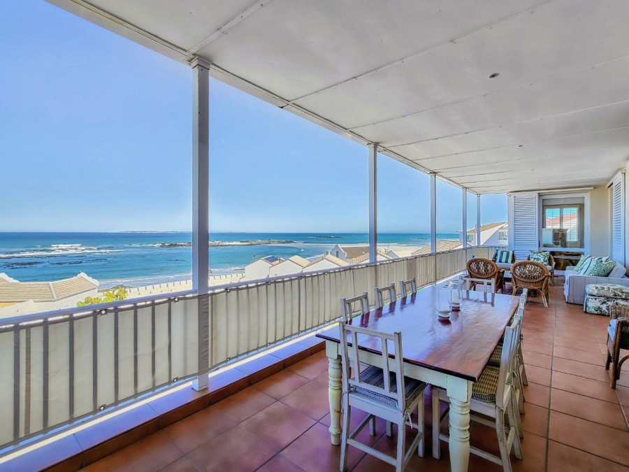 6 Bedroom Property for Sale in Bloubergstrand Western Cape